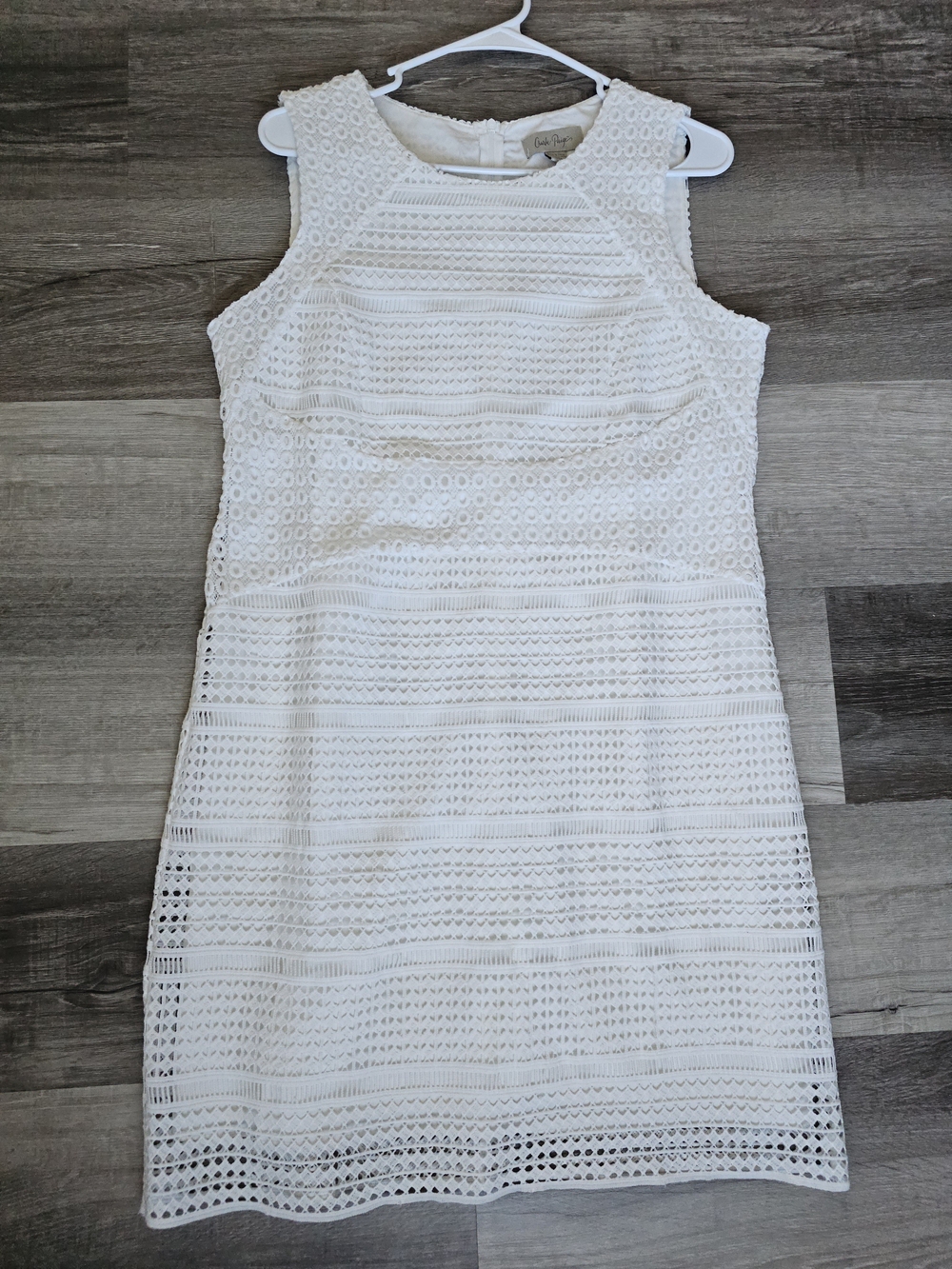Charlie Paige White Geometric Lace Overlay Sleeveless Sheath Dress Size Medium